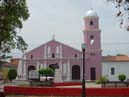 Iglesia de Santo Domingo
Construida a finales del siglo XVIII y finalizo XIX
Ubicada en la calle Alegra, frente a la 
Plaza Fernando Figueredo de San Carlos
Declarada Monumento Histrico de la Nacin
en Agosto de 1960
Foto: Pedro Rivas. Abril 2003
